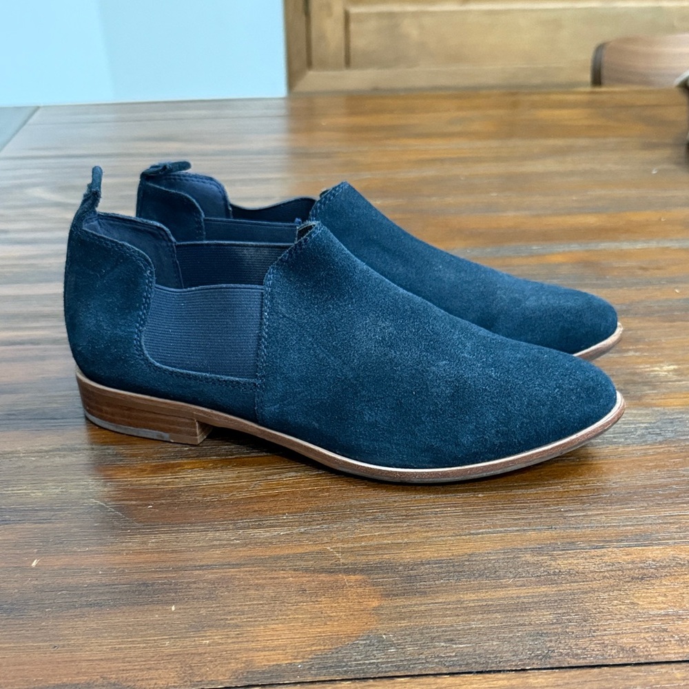 G.H. Bass & Co. Women’s Sz 9.5 Navy Suede Ankle Booties
